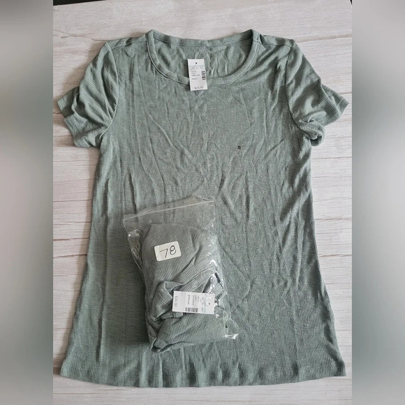 Maurices  24/7 Flawless Solid Rib Knit Tuck In Tee - Picture 4 of 5